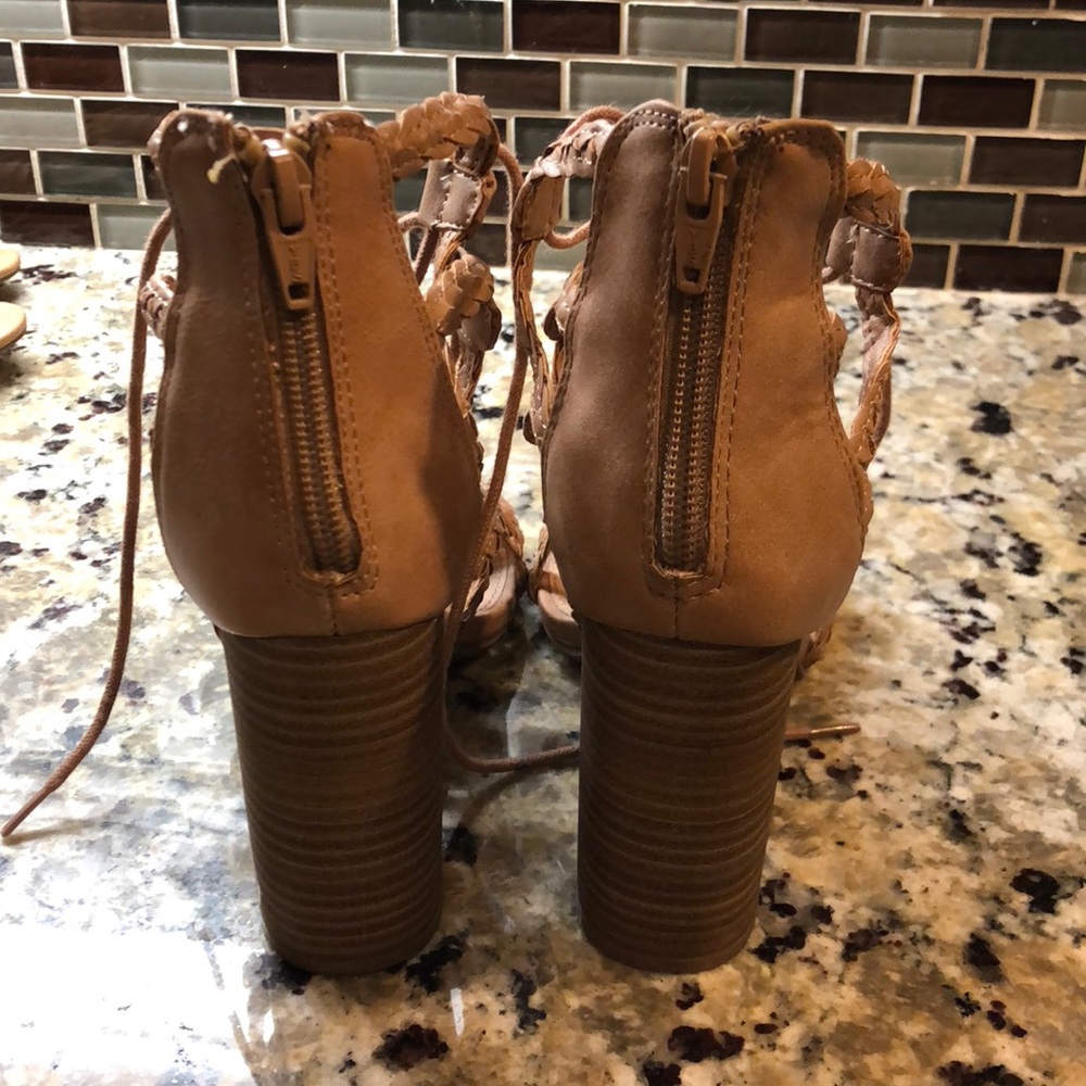 Heels - Picture 5 of 5